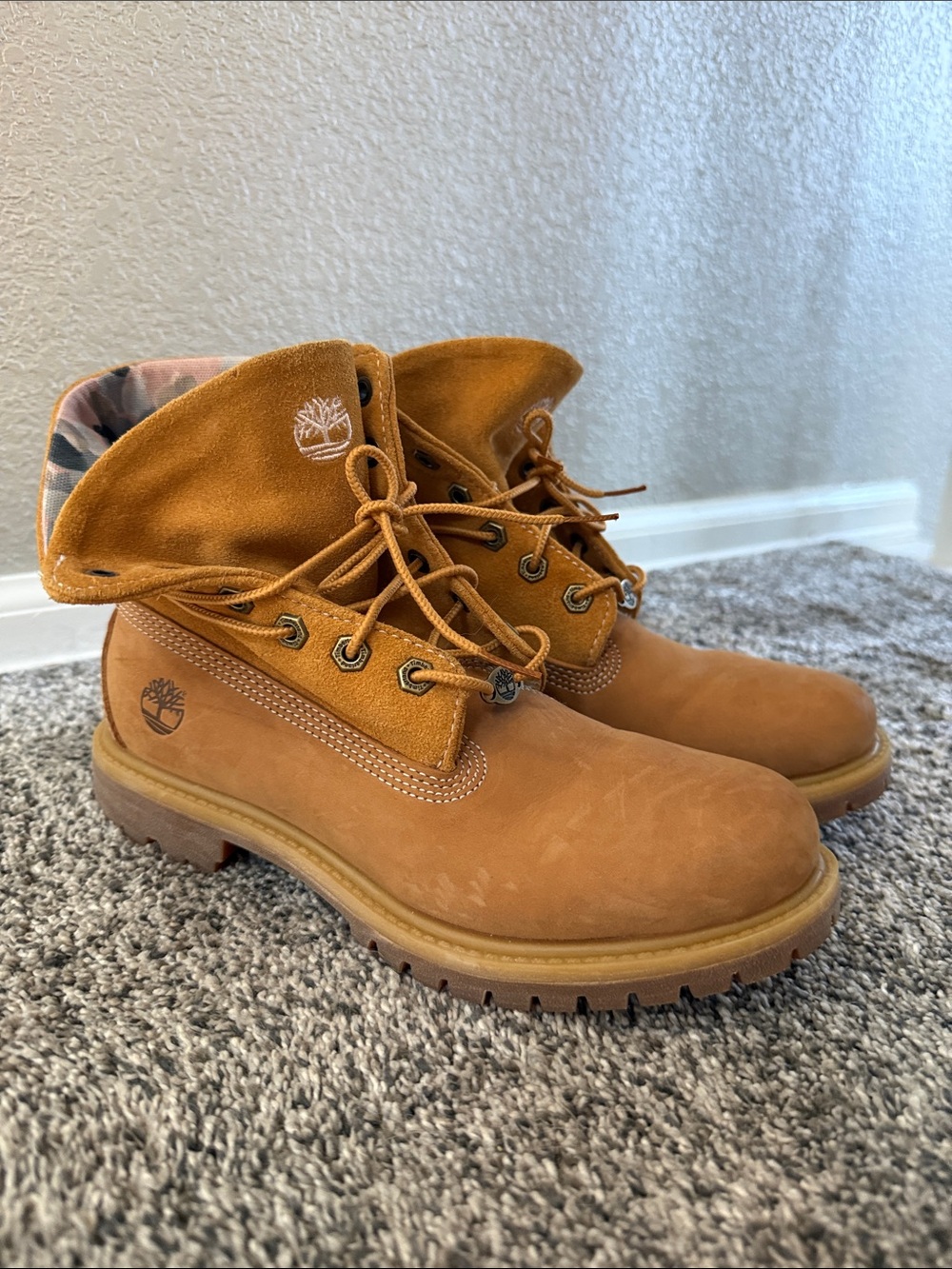 Timberland Fold-Down Leather Boots (Floral Lining)